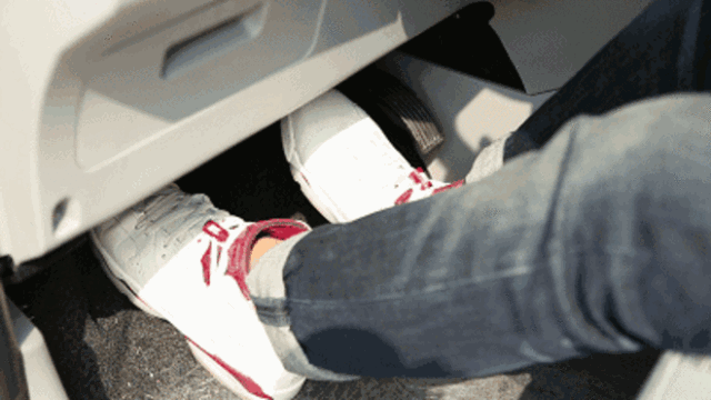 喜歡踩離合，車總是處于半聯動狀態